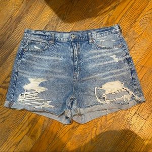 NWT American Eagle mom shorts distressed 18